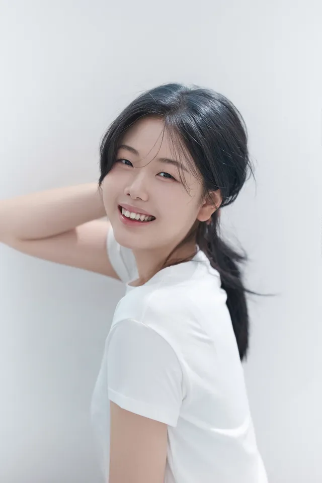 김지윤 Ảnh thu nhỏ