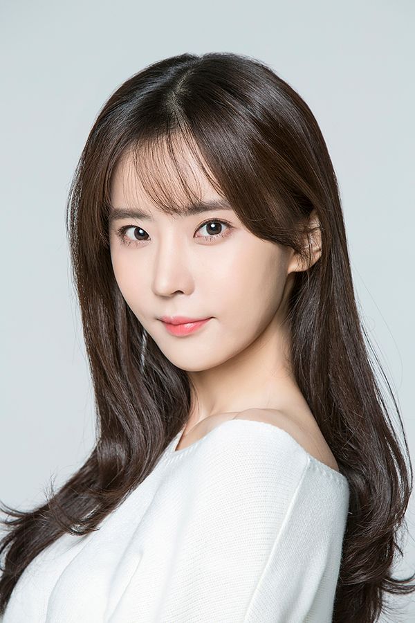 คิม จีอึน ภาพขนาดย่อ