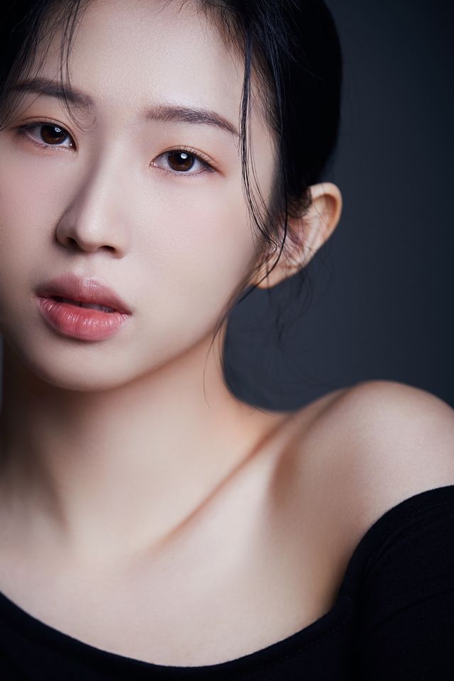 Park Su-in Thumbnail image
