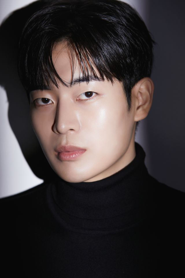 Yu Byung-jin Thumbnail image