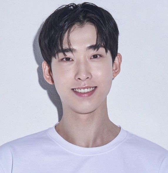 Lee Se-jong Thumbnail image