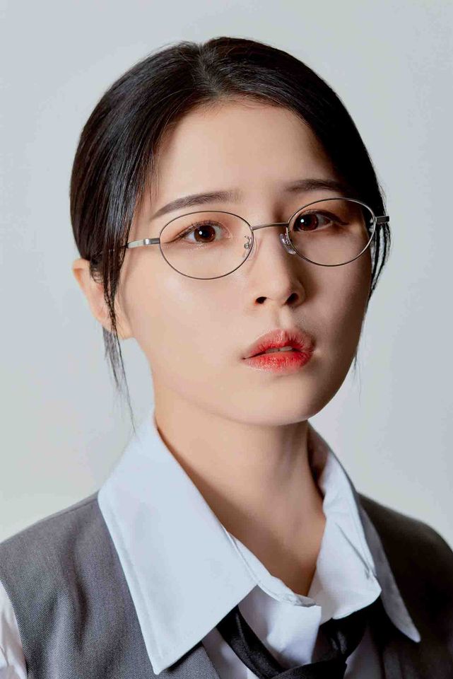 チェ・ヒウン サムネイル画像