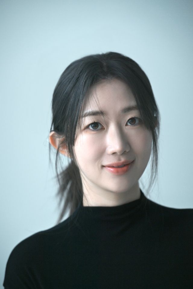 ユン・ジア サムネイル画像