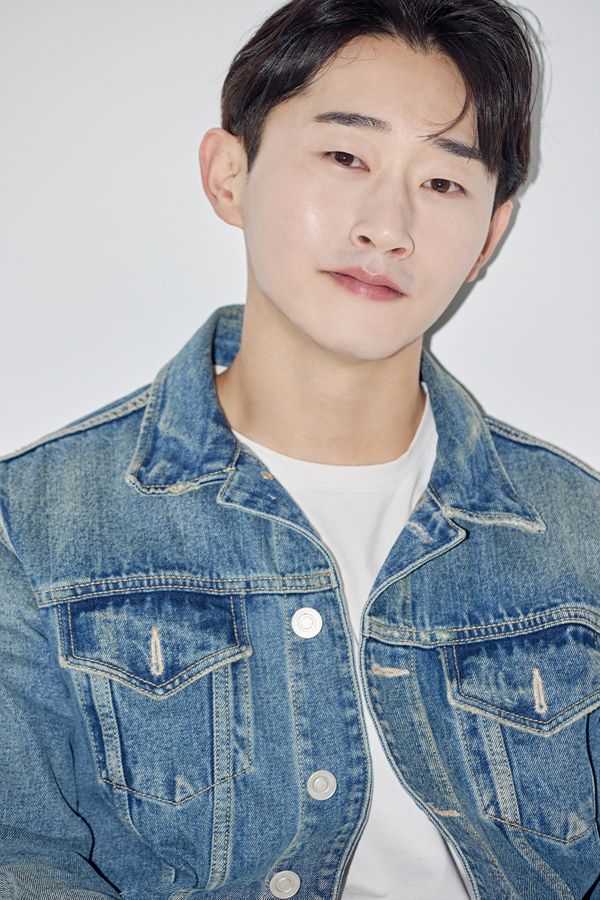 イ・ウィジュン サムネイル画像