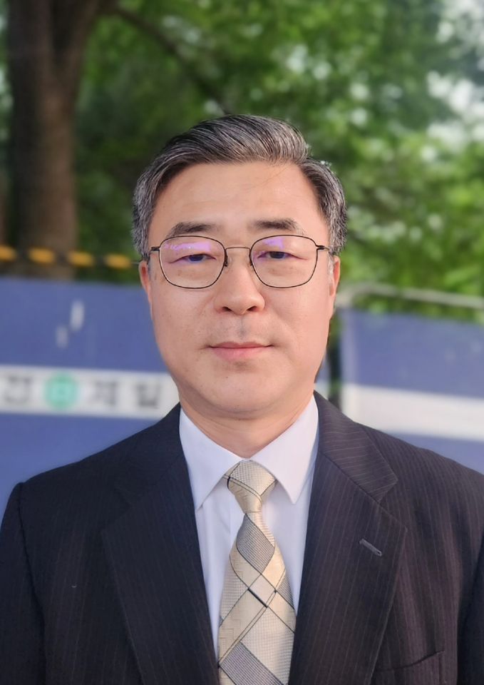 คิม ยงแท ภาพขนาดย่อ