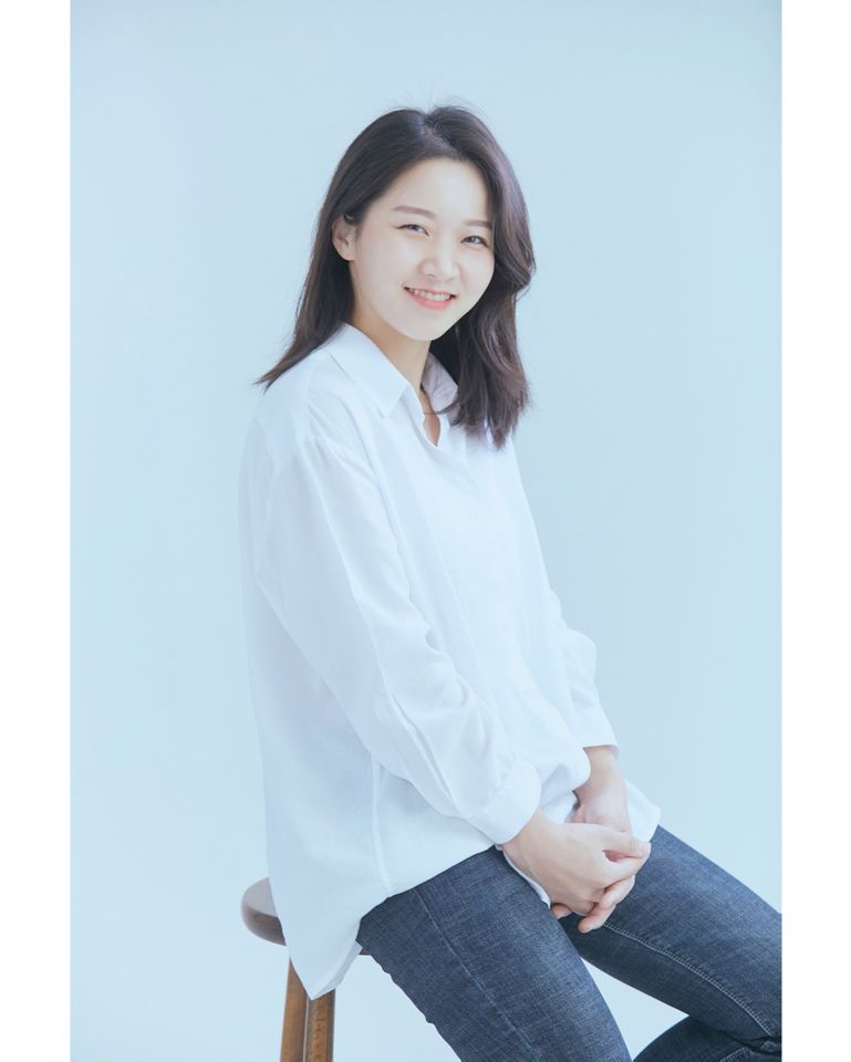 윤지이 サムネイル画像