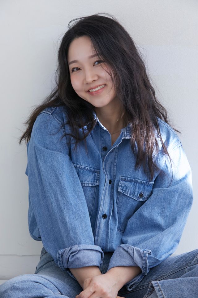 윤지이 サムネイル画像