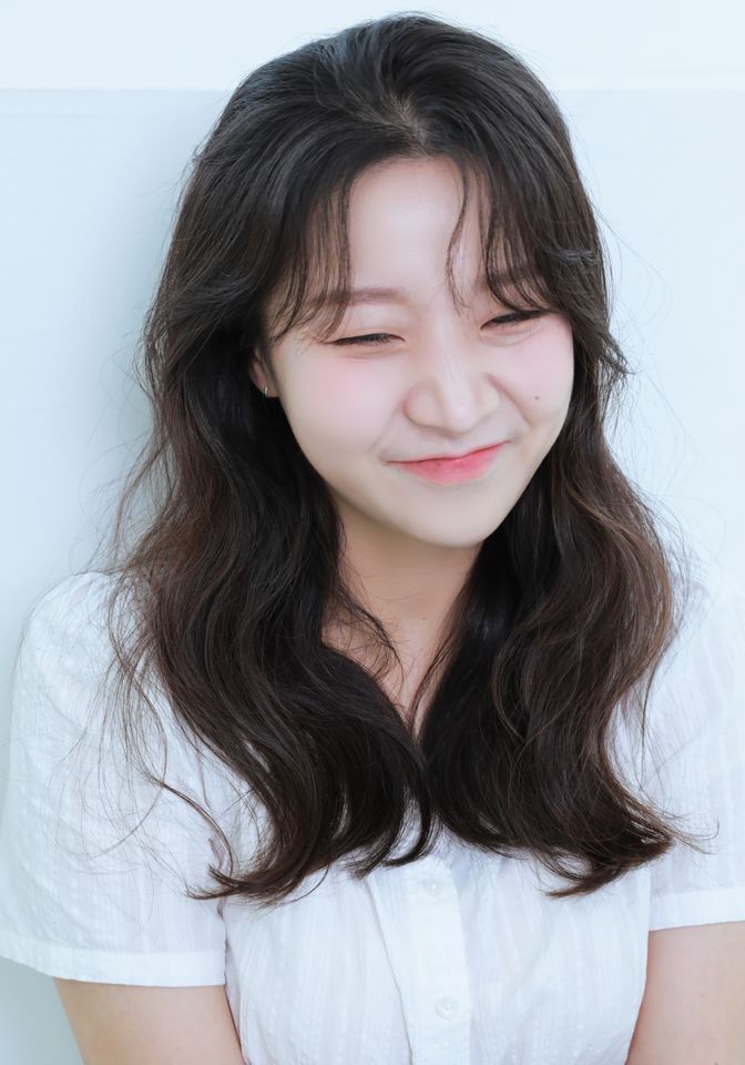 윤지이 サムネイル画像