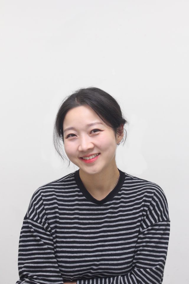 윤지이 サムネイル画像