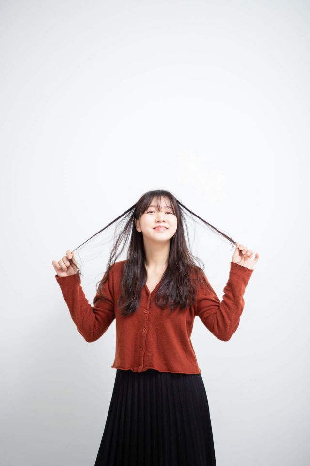 윤지이 サムネイル画像