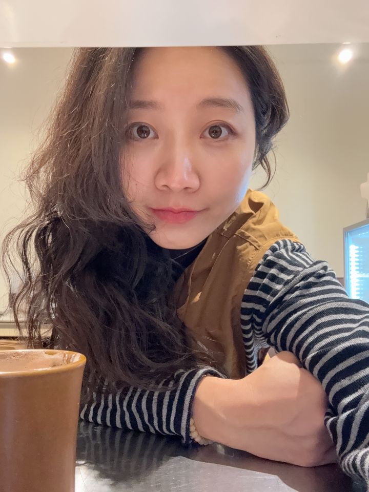 윤지이 サムネイル画像