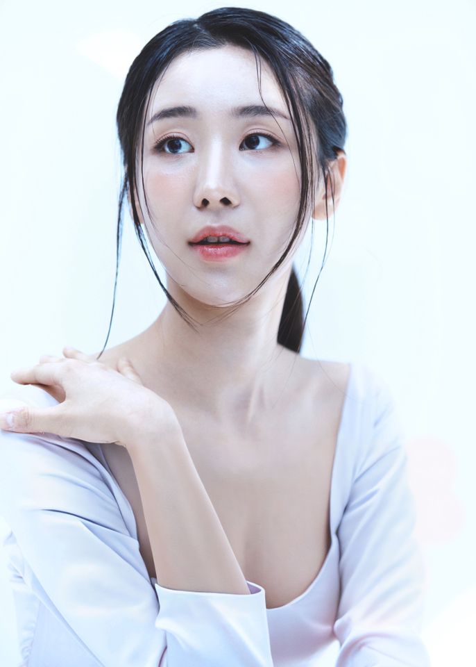 최정윤 Thumbnail image