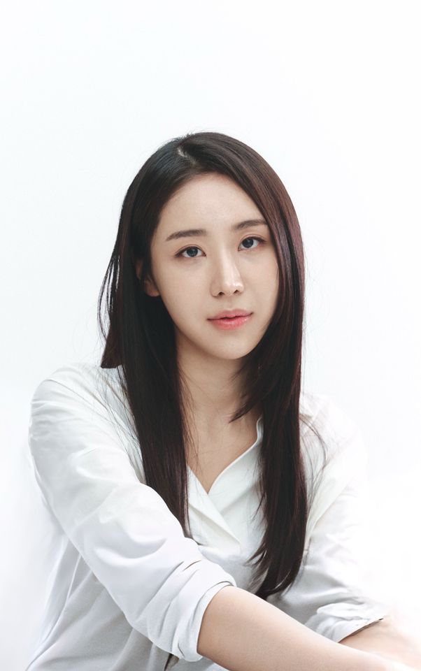 최정윤 Thumbnail image