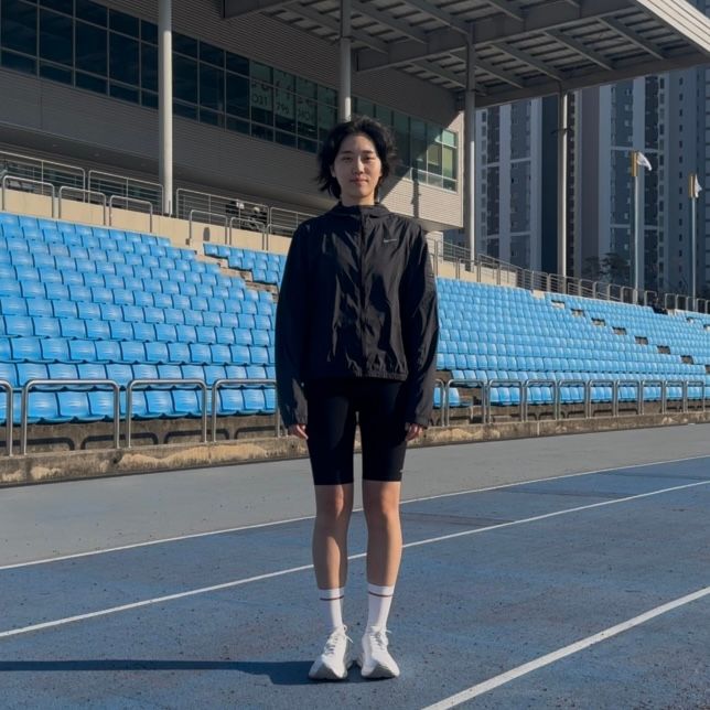 イ・イェジュ サムネイル画像