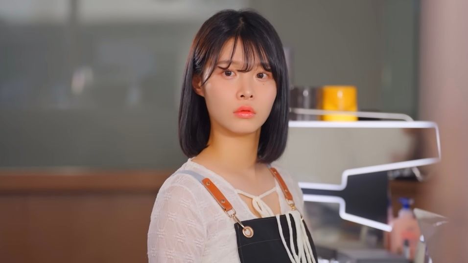 Chae Si-yeon Ảnh thu nhỏ