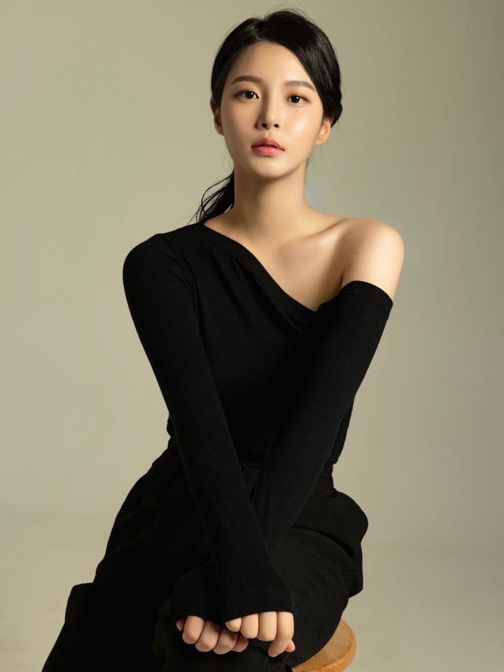 Chae Si-yeon Ảnh thu nhỏ