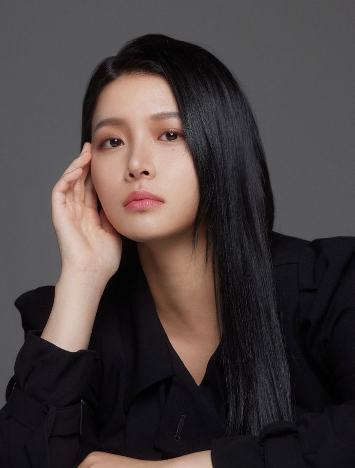 Chae Si-yeon Ảnh thu nhỏ