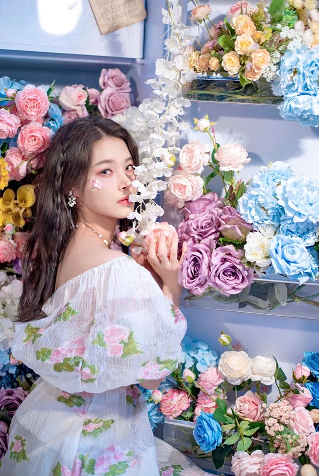 Chae Si-yeon Ảnh thu nhỏ