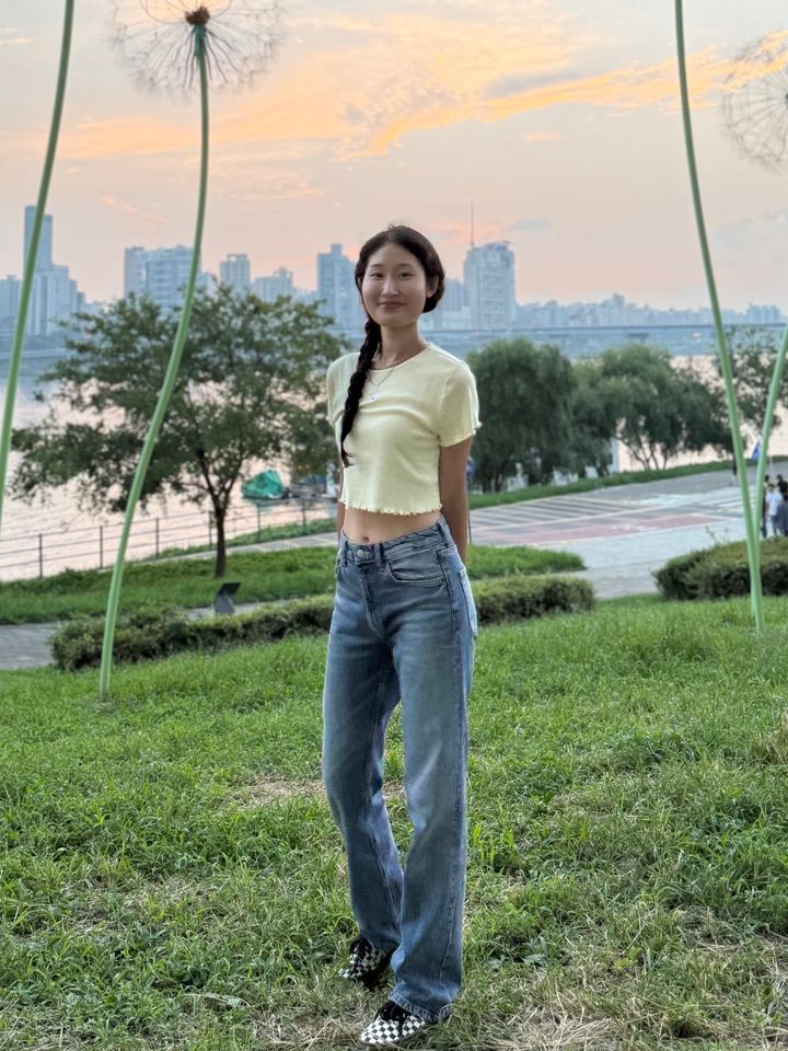 ลี ยอง-อา ภาพขนาดย่อ