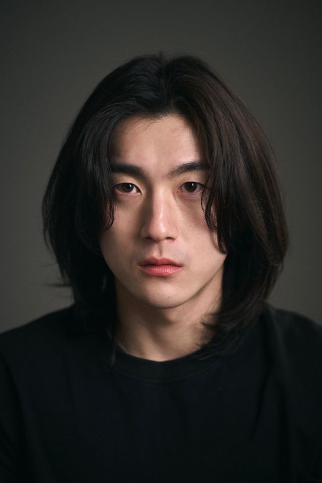 윤시우 サムネイル画像