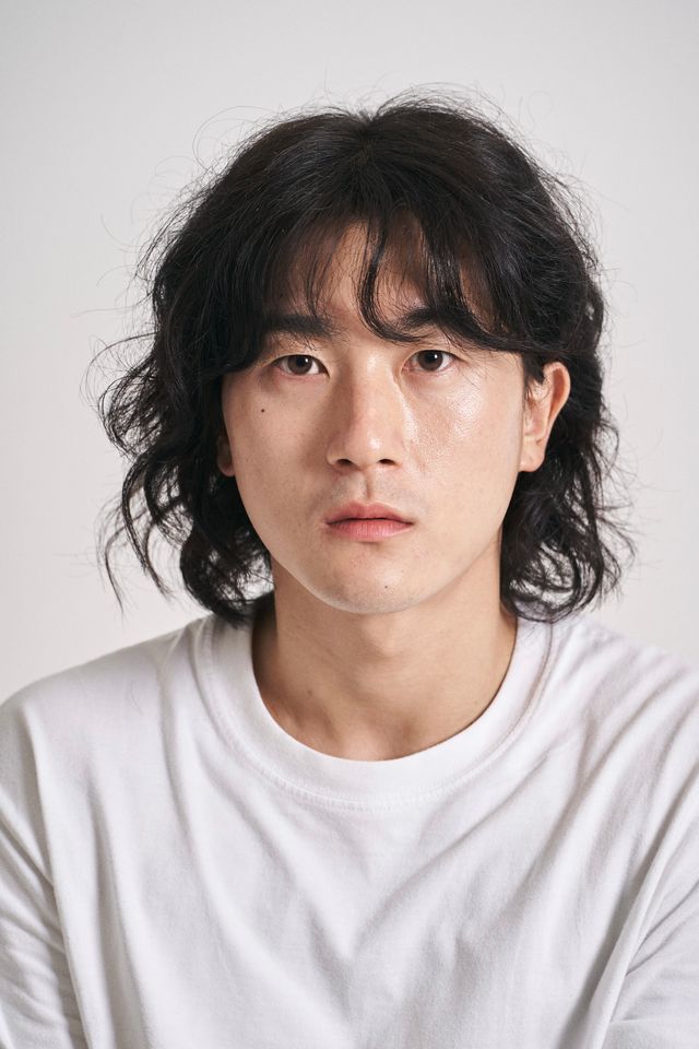 윤시우 サムネイル画像