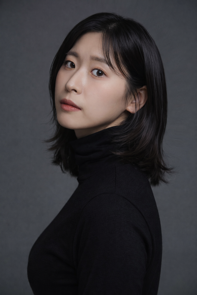 윤하얀 썸네일 이미지