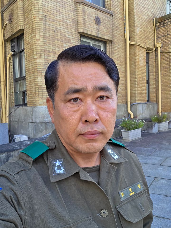 김윤봉 サムネイル画像