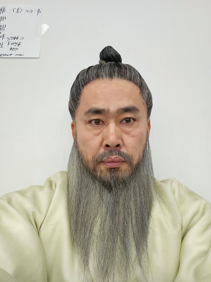 김윤봉 サムネイル画像