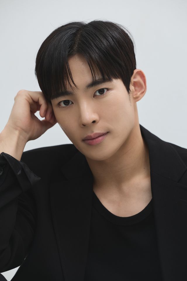 イ・ジョンウク サムネイル画像