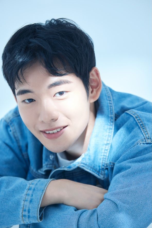 カン・ジヒュィ サムネイル画像