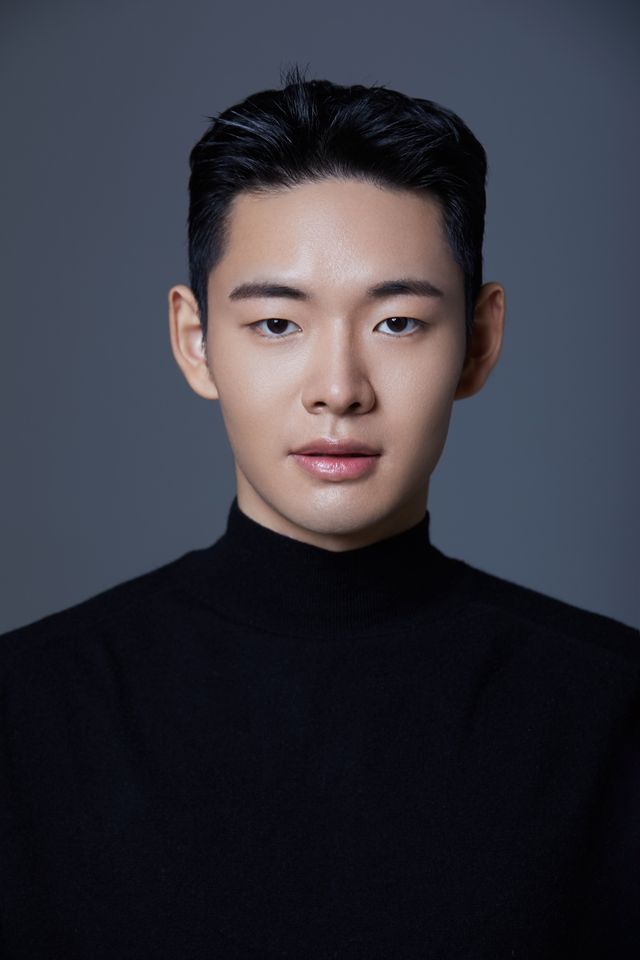 カン・ジヒュィ サムネイル画像