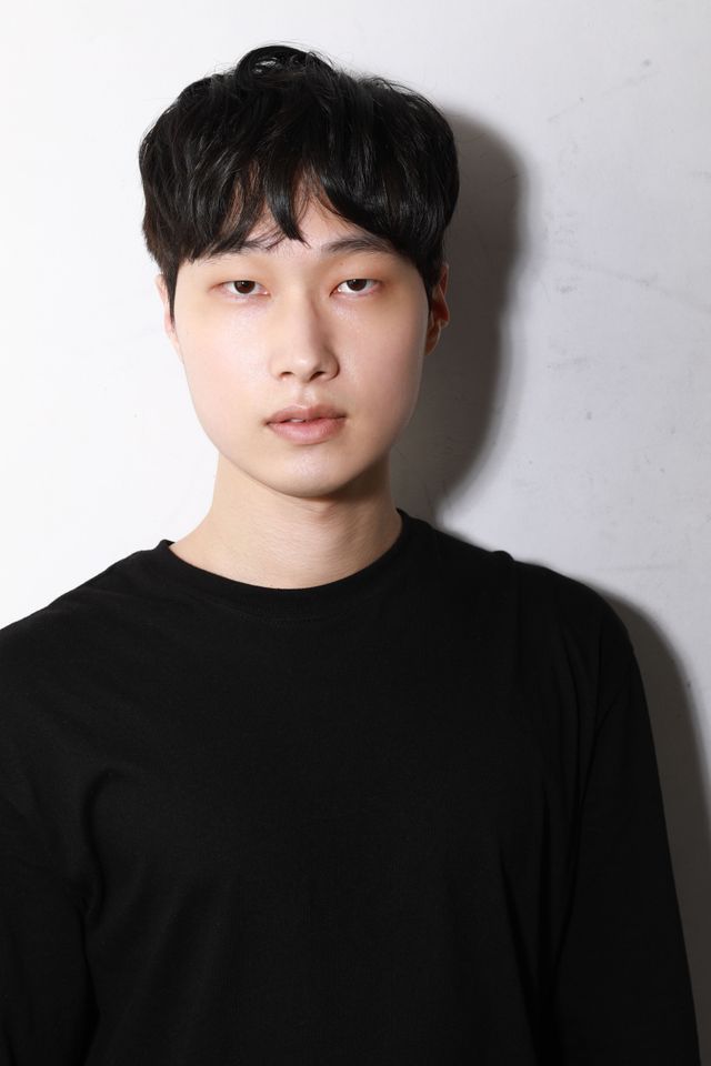 キム・ジェヒョン サムネイル画像