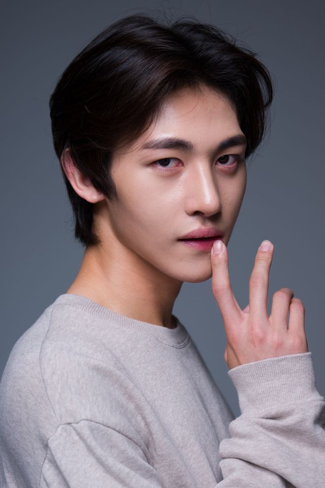 Choi Young-jin Thumbnail image