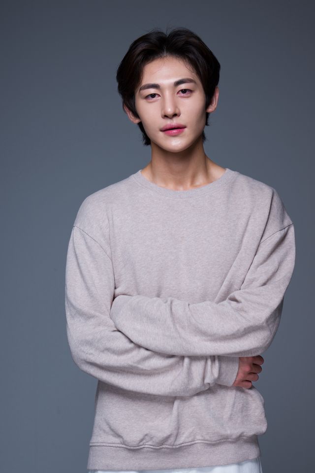 Choi Young-jin Thumbnail image