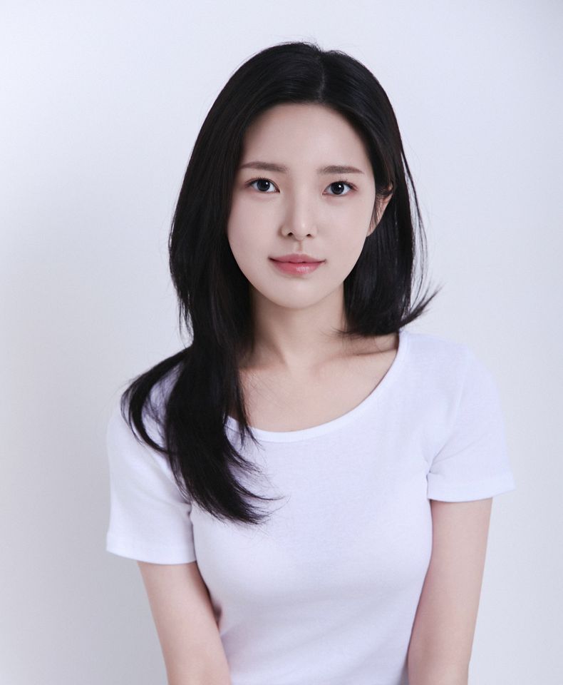 イ・ウンジン サムネイル画像