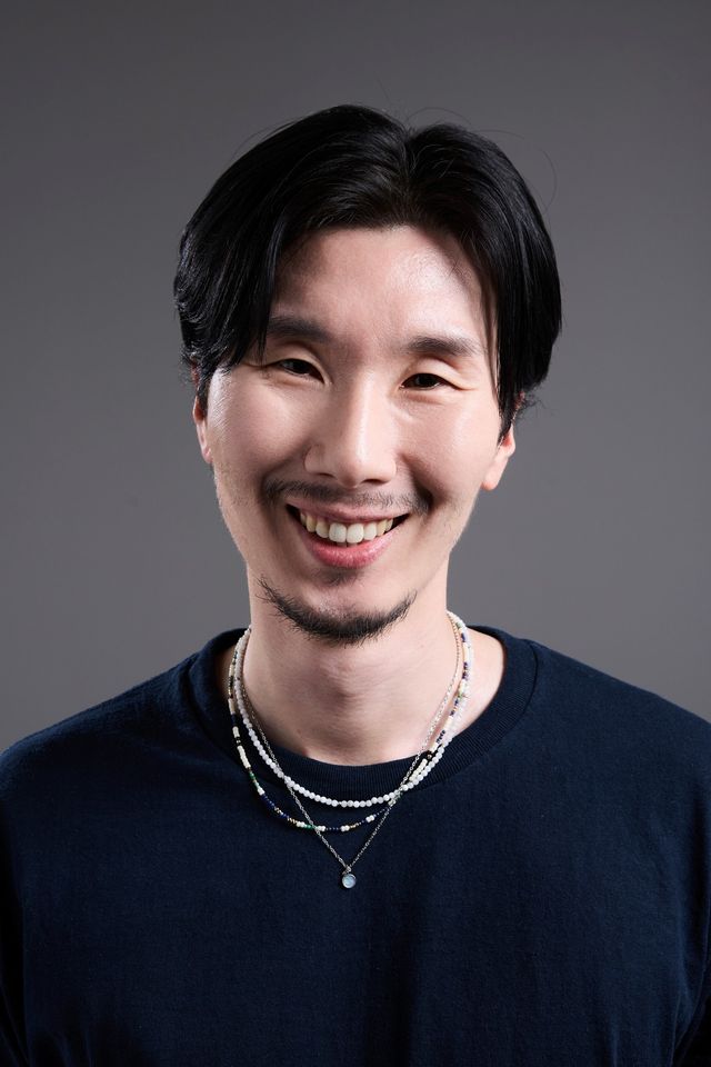 キム・シン サムネイル画像