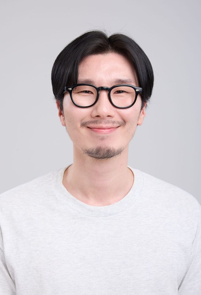 キム・シン サムネイル画像