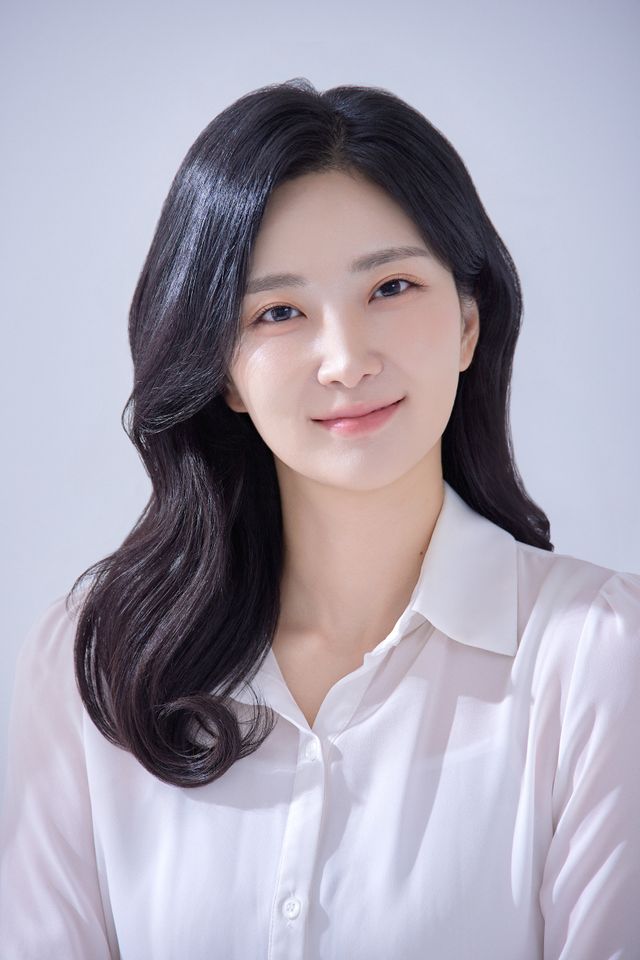 김새롬 썸네일 이미지