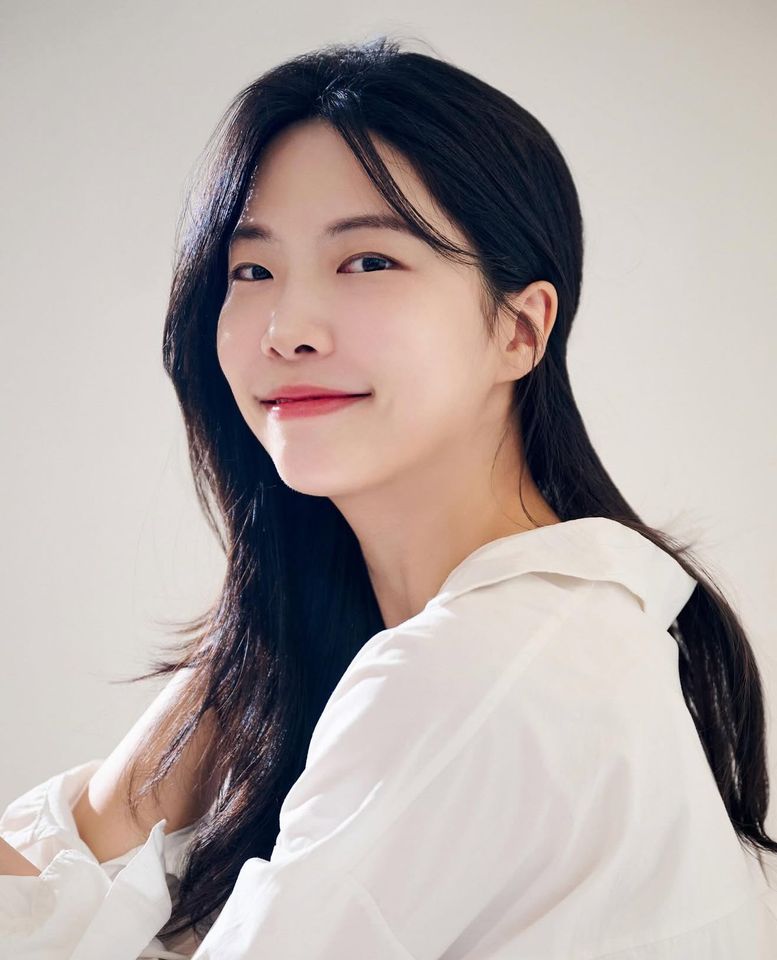 Kim Si-yeon Thumbnail image