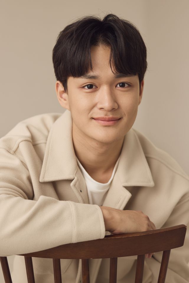 Lee Seong-wook Thumbnail image