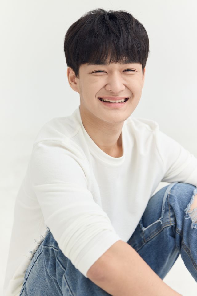 Lee Seong-wook Thumbnail image