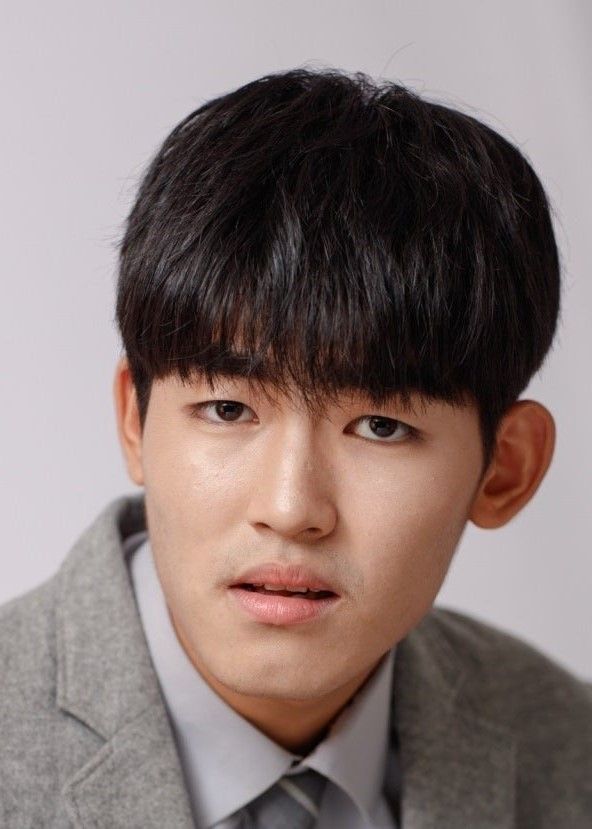 คิม ยองมิน ภาพขนาดย่อ