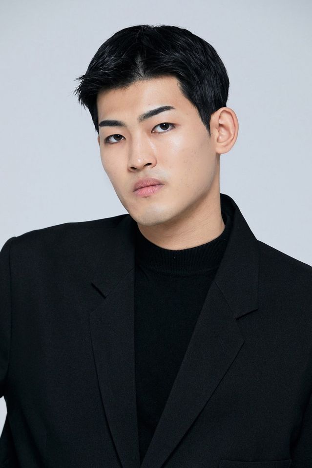 คิม ยองมิน ภาพขนาดย่อ