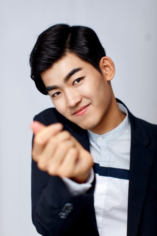 คิม ยองมิน ภาพขนาดย่อ