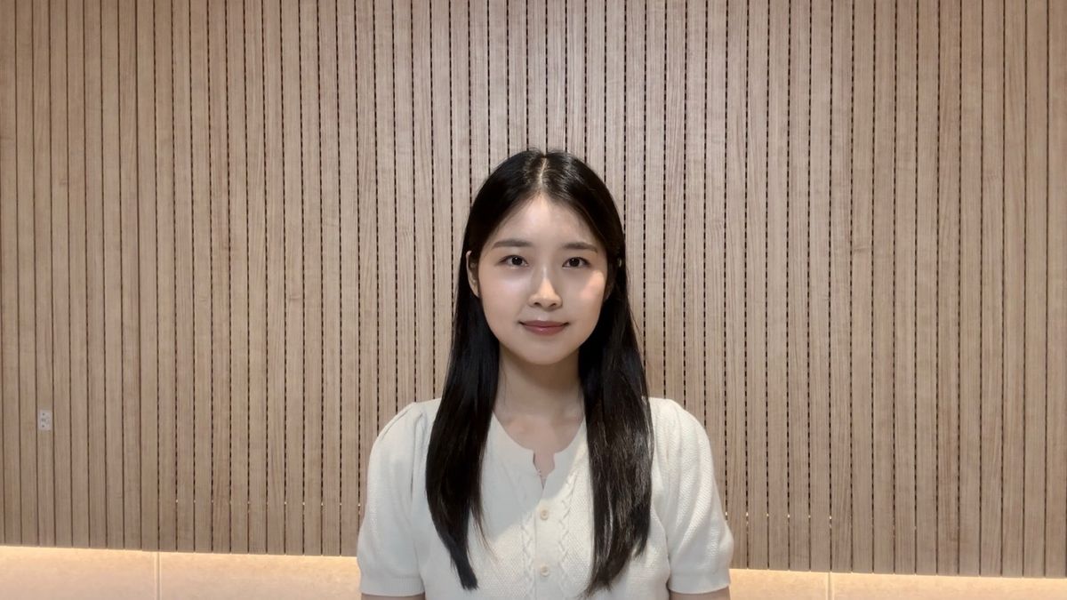 ファン・ヘリン サムネイル画像