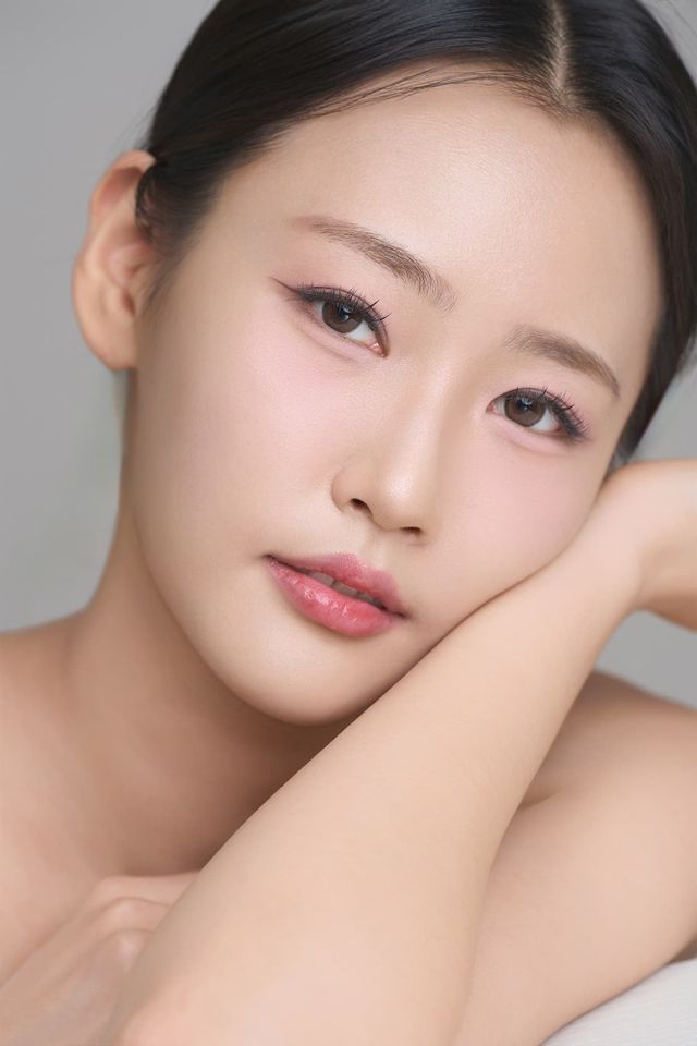 チェ・ユンヒ サムネイル画像