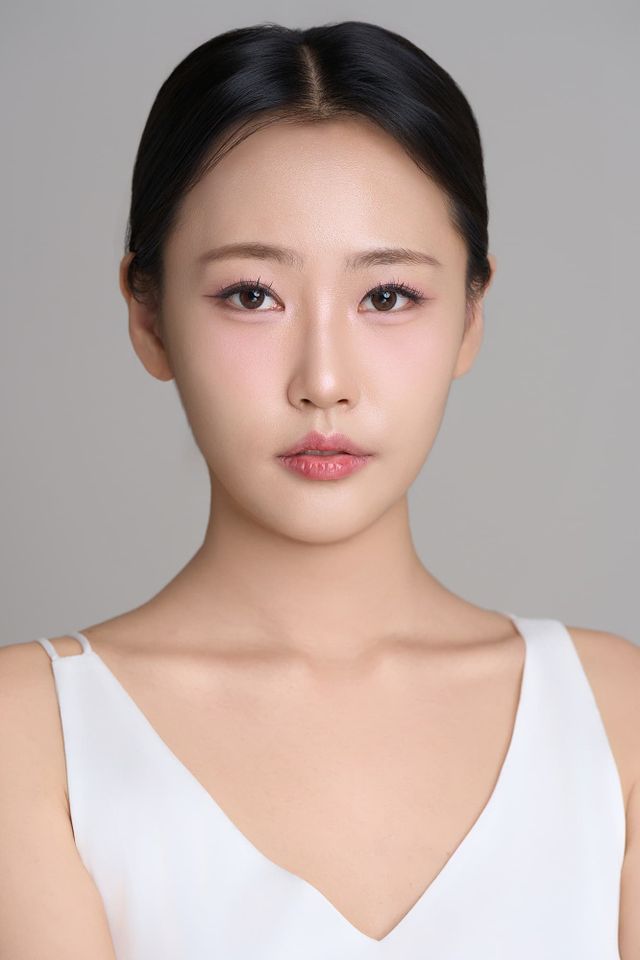 チェ・ユンヒ サムネイル画像