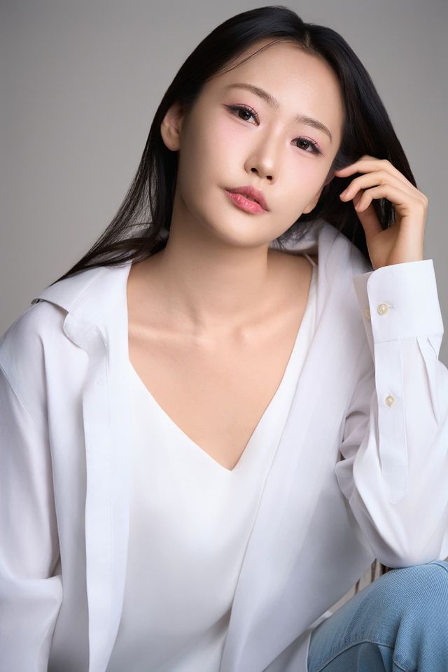 チェ・ユンヒ サムネイル画像