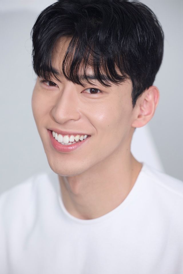 キム・ホジン サムネイル画像