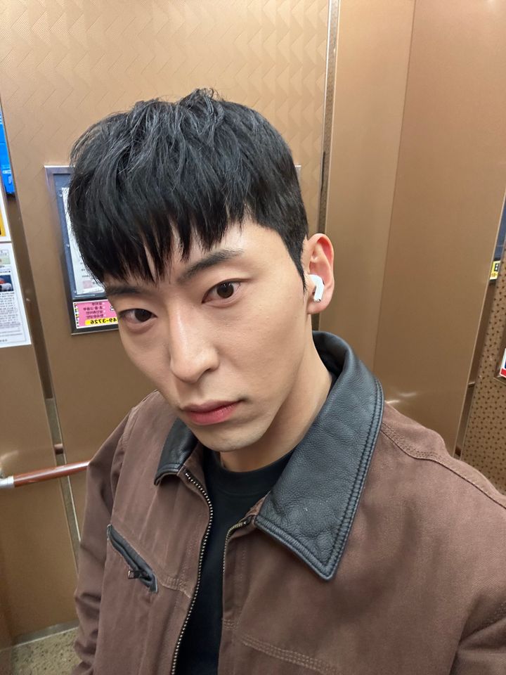 キム・ホジン サムネイル画像